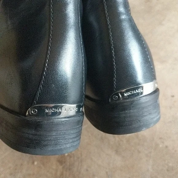 Michael Kors Black Leather Ankle Chelsea Boots Women’s Size 6 - Picture 3 of 7
